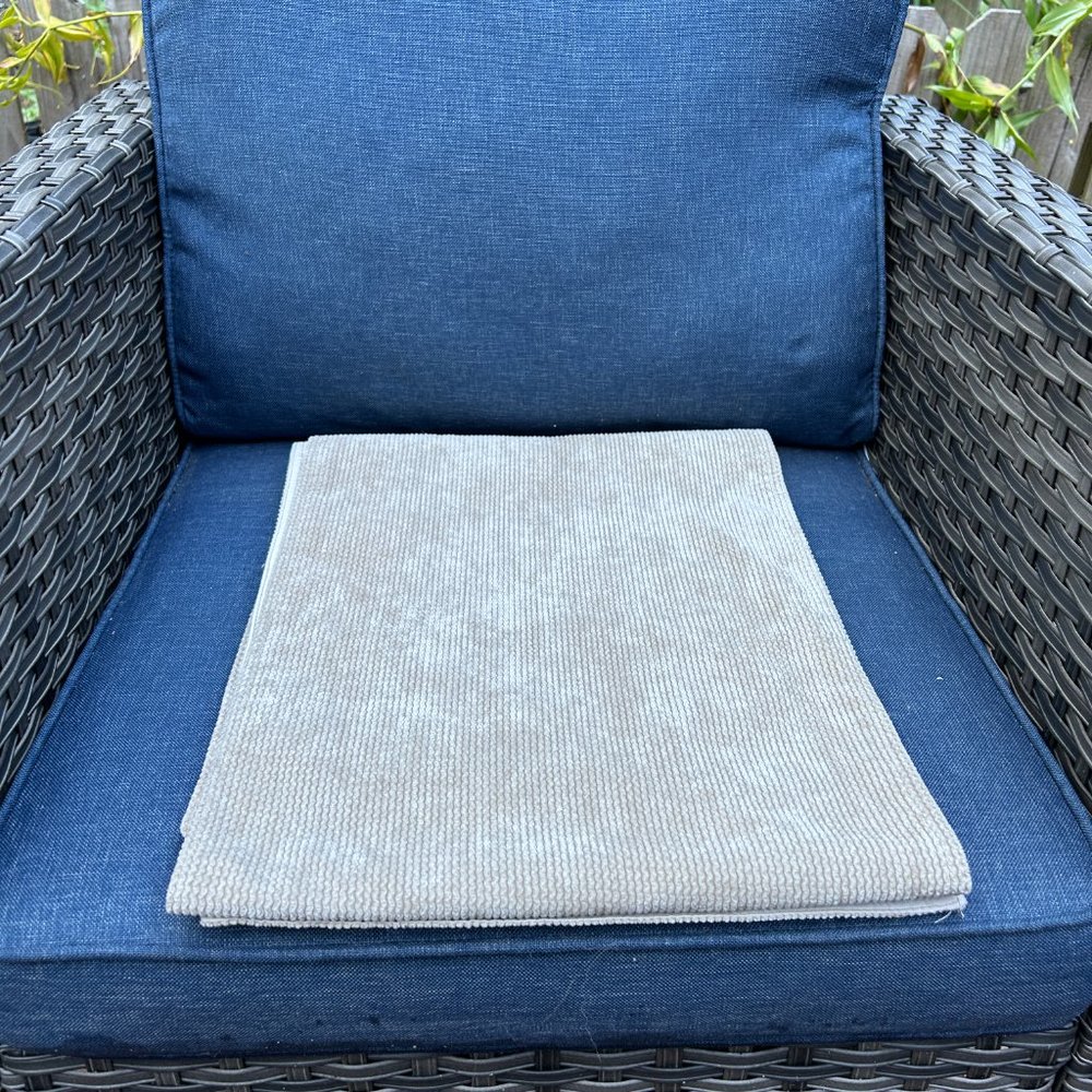 Table Runner - Picture 2 of 2